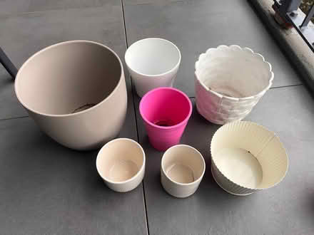 Photo of free A bundle of flower pots (Craiglockhart EH14) #2