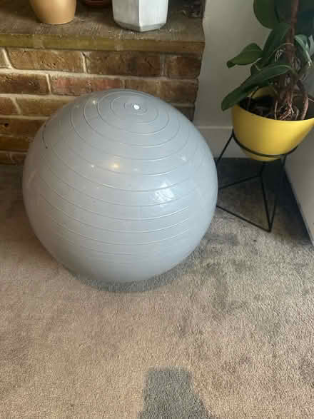 Photo of free Yoga/Pregnancy ball (CR2) #1