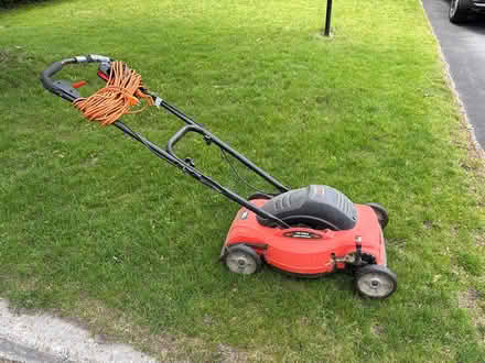 Photo of free Electric lawnmower Barrie East End (L4m 5m2) #1