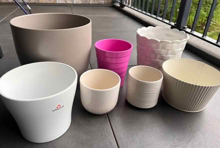 Photo of free A bundle of flower pots (Craiglockhart EH14) #1
