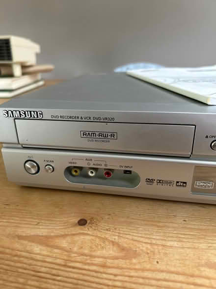 Photo of free VHS video and DVD combi unit. (Norton LD8) #2