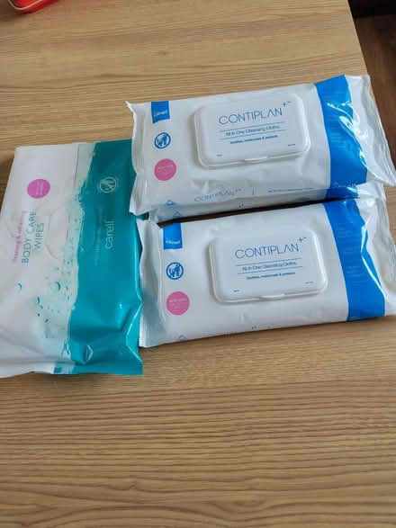 Photo of free Body cleansing wipes (Herdings, S14) #2