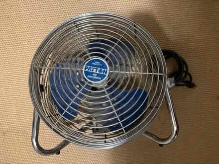 Photo of free 2 fans - do NOT work (16th st hts dc) #2