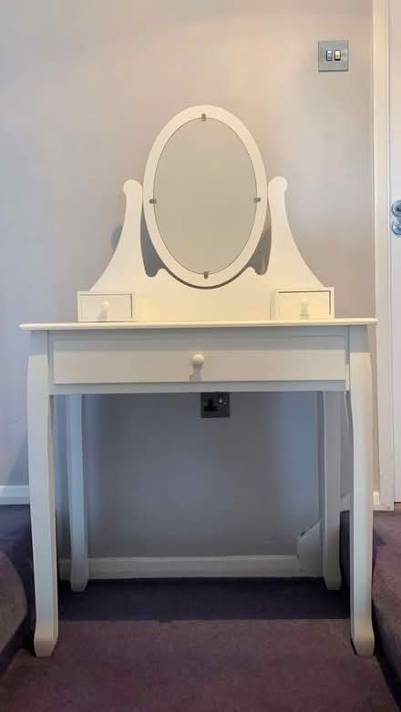 Photo of free Dressing table (California IP4) #1