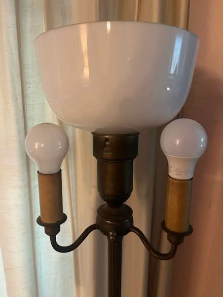 Photo of free Antique lamp (Ridley Park) #2
