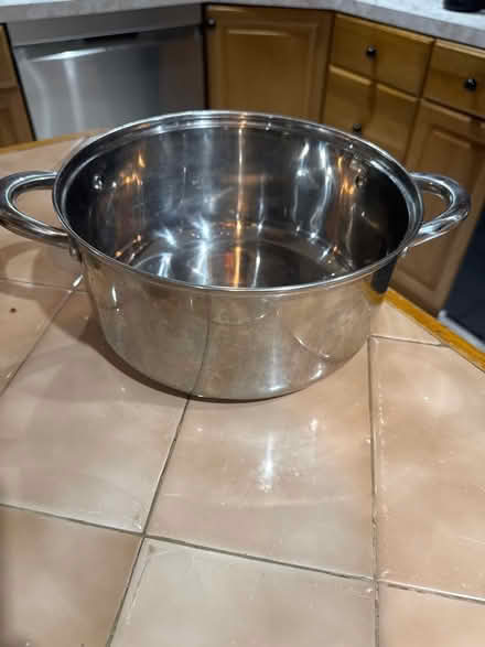 Photo of free Kitchen cookware (Stuyvesant Heights) #2