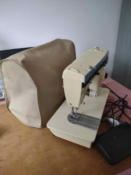 Photo of free Sewing machine (Hillbourne BH17) #1