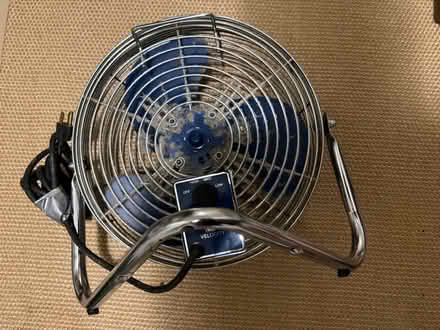 Photo of free 2 fans - do NOT work (16th st hts dc) #4