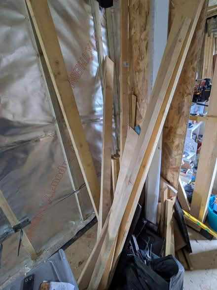 Photo of free Variety of wood offcuts and pallets (Thame, OX9) #1
