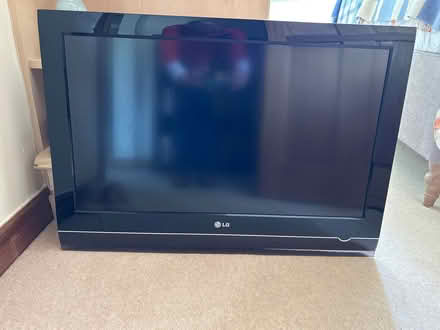 Photo of free LG 32in flat-screen TV (North Woodchester GL5) #1