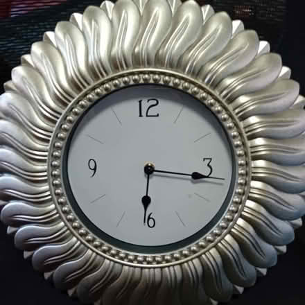 Photo of free Silver coloured wallclock (Denton M34) #1