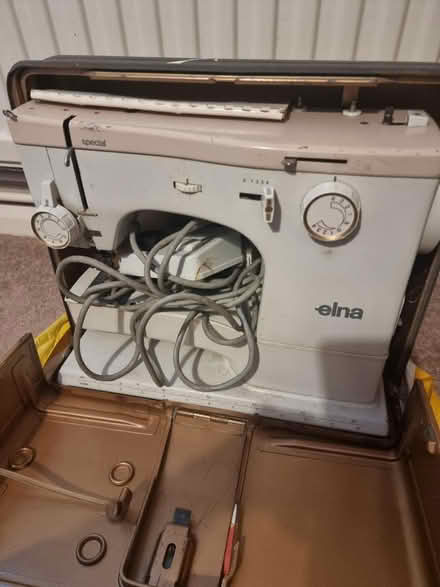 Photo of free Old, temperamental sewing machine (RG4) #1