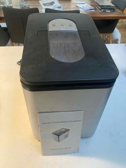 Photo of free Ice making machine (Spotswood) #1