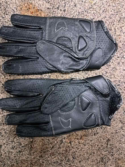 Photo of free Leather motorcycle gloves Size L (Botley OX2) #2