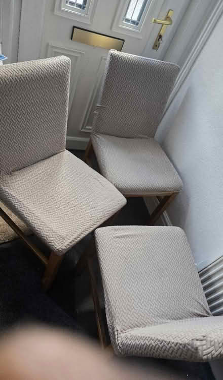 Photo of free A set of Dining Table and Chairs (Arnold NG5) #1