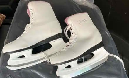 Photo of free Girls ice skates size 5 (Clarendon metro,Arlington, VA) #1