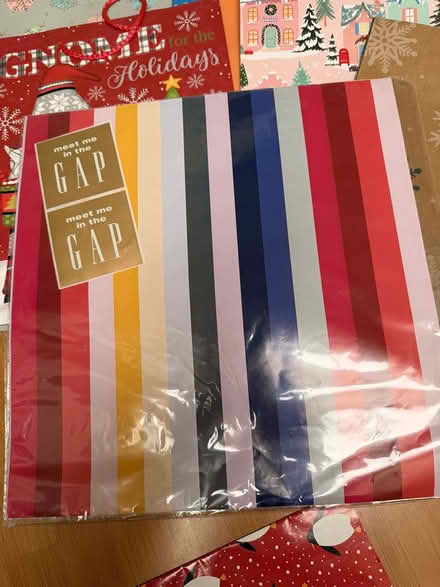 Photo of free Gift bags and wrapping paper (Sunnyvale (Wolfe)) #4