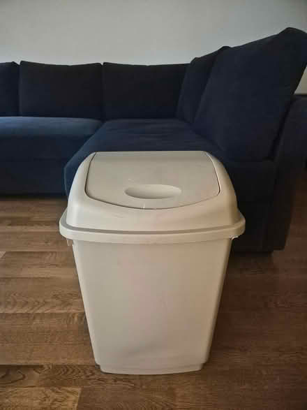 Photo of free 50L bin (Whitechapel E1) #1
