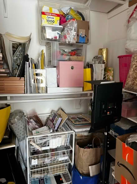 Photo of Small Metal shelf/small clear bin (Los altos public library) #1