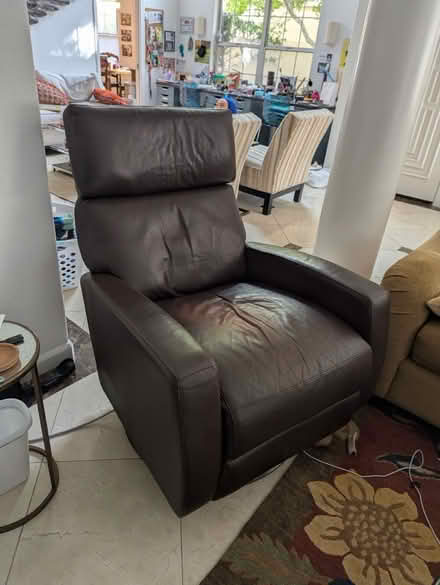 Photo of free Leather recliner (Cuernavaca) #1