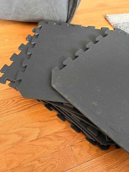 Photo of free 16 interlocking soft tiles (Fort Sheridan) #3