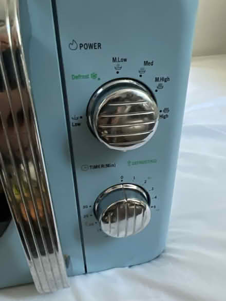 Photo of free microwave (Windsor SL4) #3