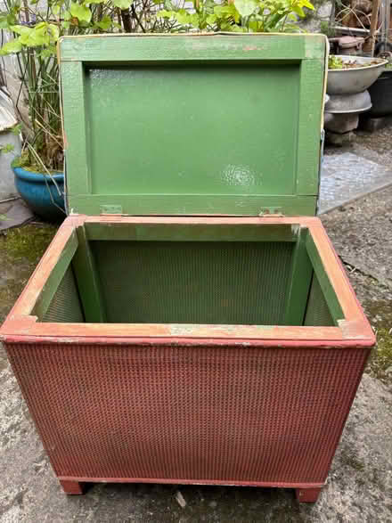 Photo of free Lloyd Loom storage box. (Mynydd LLandegai LL57) #2