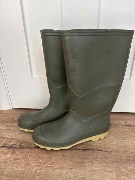 Photo of free Pair of Green Wellies 42/8 (Ferndown BH22) #1