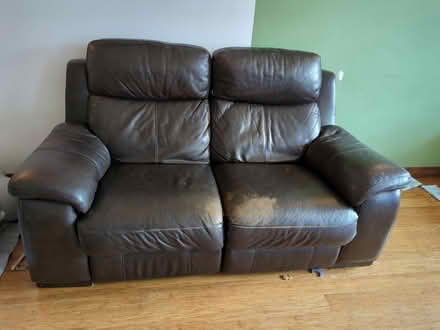 Photo of free Double sofa (Manor Estate, Hemel. HP3) #1