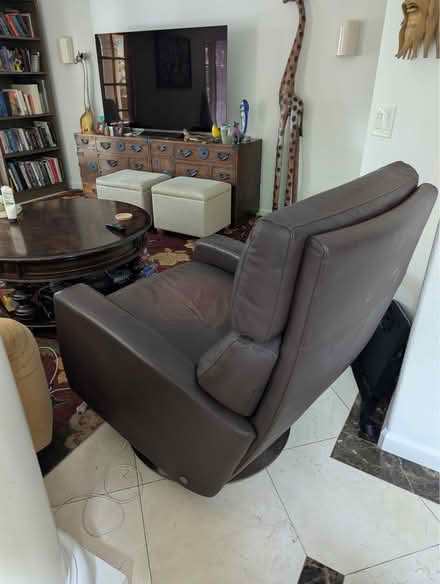 Photo of free Leather recliner (Cuernavaca) #2