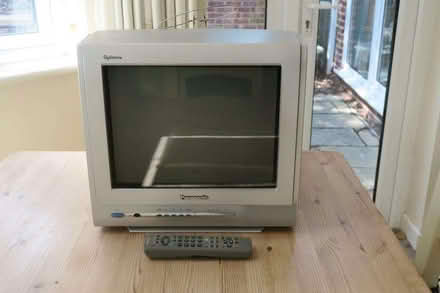 Photo of free small PANASONIC TV (Purley on Thames RG31) #1