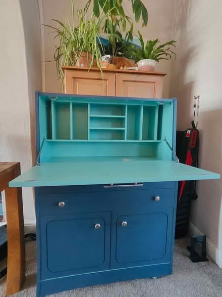 Photo of free Writing/computer desk (Derby DE24) #3