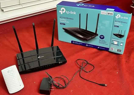 Photo of free TP-Link Router & Wi-Fi Extender (Martinez, near Ace Hardware) #1