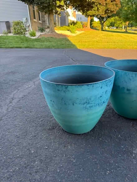 Photo of free Flower Pots (Maple Glen) #2