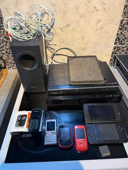 Photo of free Phones iPad dvd player and more (Kingswood Bristol BS15) #1