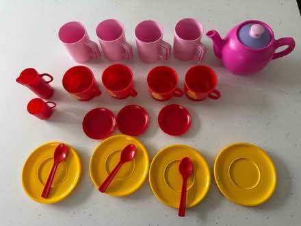 Photo of free Toy tea set (Hatfield AL10) #1