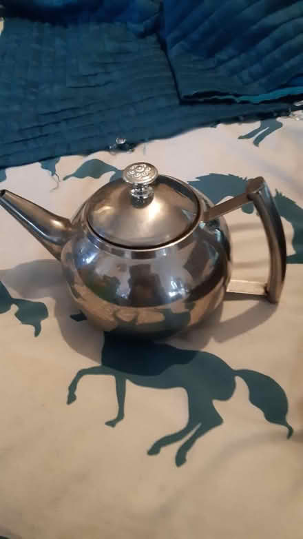 Photo of free Sm metal teapot (N7 9fn7) #1