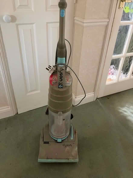 Photo of free dyson 01 vacuum cleaner (Stock CM4) #1