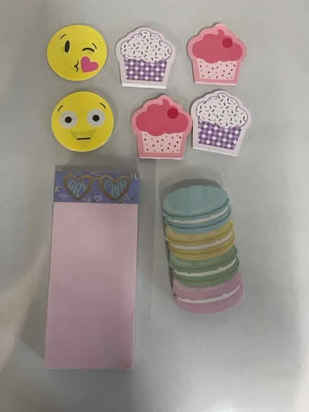 Photo of free Cute post its & magnetic note pads (Sunnyvale - Ponderosa Park) #1