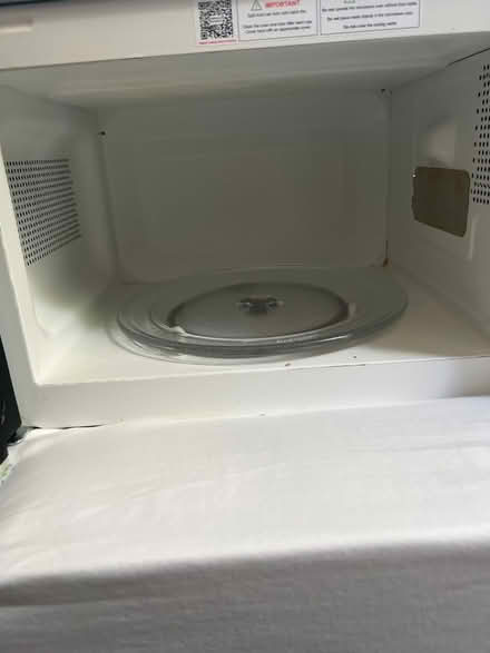 Photo of free microwave (Windsor SL4) #2
