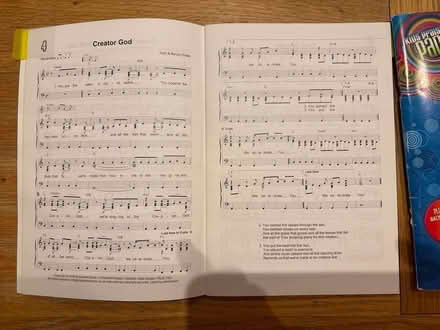 Photo of free Kids praise music books (BR3 Beckenham) #2