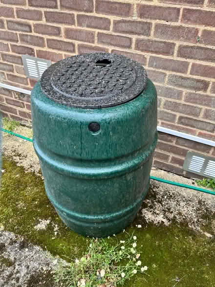 Photo of free Full size water butt with lid and tap. (Hoddesdon EN11) #1