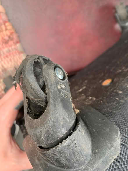 Photo of free Small suitcase, not perfect (E8 4pt) #3