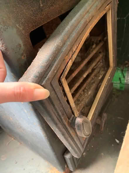 Photo of free Old used small stove (E8 4pt) #1
