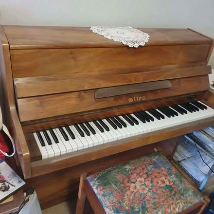 Photo of free Upright Piano - 5-octave (Cleadon SR6) #1