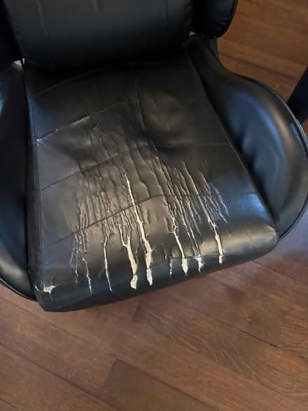 Photo of free Gaming chair – worn (Nether Green S11) #2