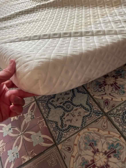 Photo of free King size memory foam topper (Chester CH1) #2