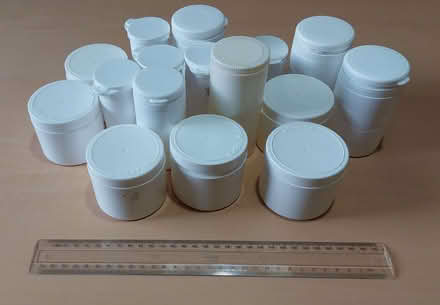 Photo of free small plastic containers (Comiston EH10) #1