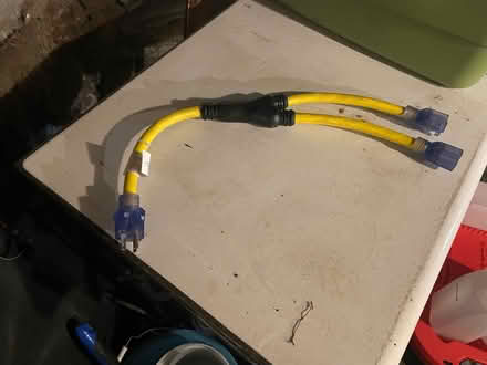 Photo of free NEMA 5-15P extension/splitter (downtown) #1