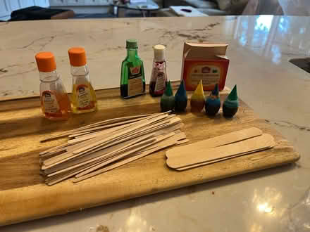 Photo of free Food colouring, sticks, flavouring? (Old ottawa south) #1